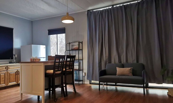 Powell River Apartment | U12 Seaside Serenity: Seal Bay Glamping Retreat（2）