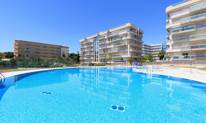 Salou City Centre Apartment | UHC LARIMAR SUPERIOR – Central Location with Parking Option