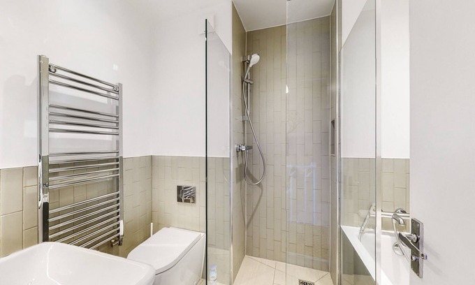 Euston Apartment | UK.LO.MUN - Charming 2-bedroom maisonette with private garden
