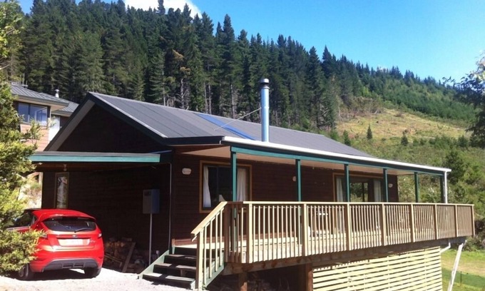 Hanmer Springs House | Ultimate Alpine Escape - cosy 3 bedroom home with stunning mountain views