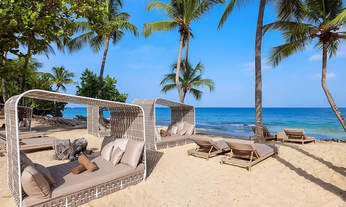 Morne Rouge House | Ultimate Beach Escape! Three Oceanfront Suites, Outdoor Pool, Free Parking!