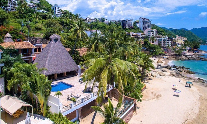 Conchas Chinas Villa | Ultimate Beach Retreat