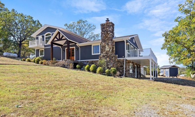 Berryville House | Ultimate Family Riverfront Retreat: 5-Bedroom Retreat -sleeps 15
