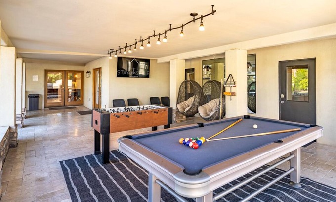 Sundown Manor House | Ultimate Guys' Golf Trip: Epic for 24 with Pool, Sport Court, Endless Games rivate Bunk House Adv.