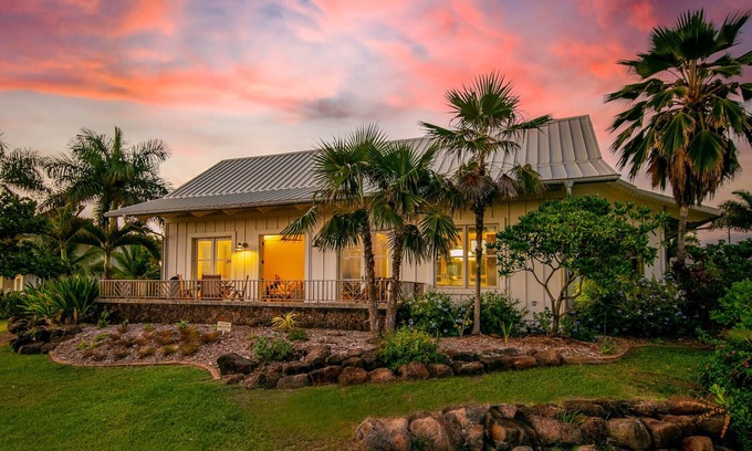 Kekaha House | Ultimate in "Cool" - SPECIAL LAST MINUTE PRICING -nOcean/Sunset View TVNCU #5007