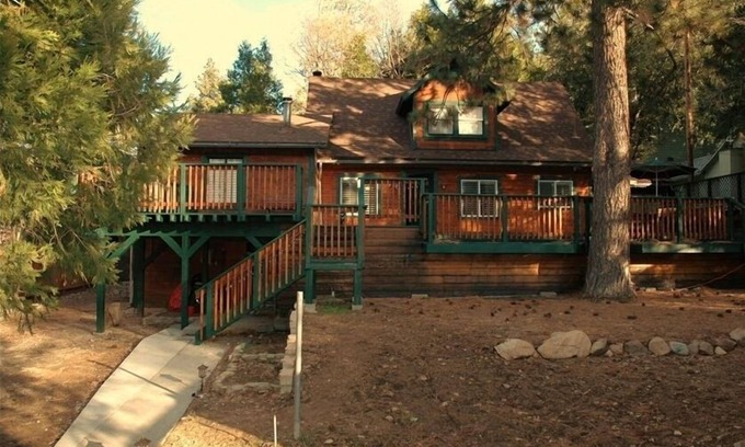 Crestline Cabin | Ultimate Lake Getaway: Walk to Town & Lake Gregory, Game Room, Private!
