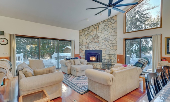 Tannersville House | Ultimate Mountain Home w/Hot Tub!