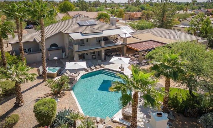 Buenavante House | Ultimate Neighborhood Getaway: Pool, Hot Tub, Games & Concierge Services at Luxe