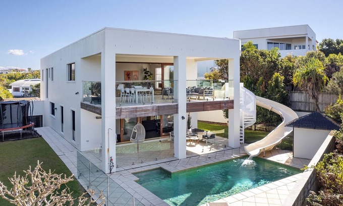 Sunrise Beach House | ULTIMATE NOOSA Six Bedroom Luxury with WATERSLIDE!