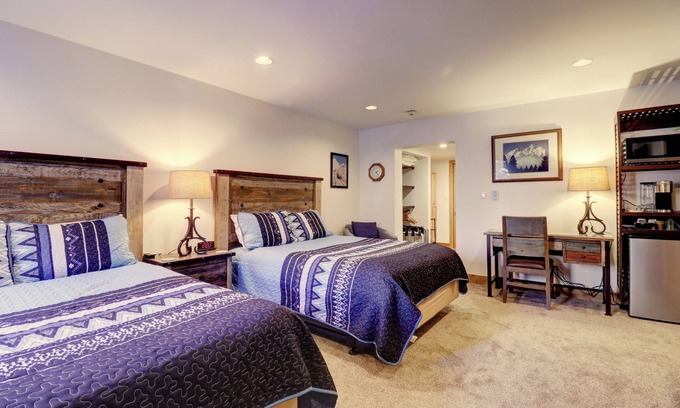 Copper Mountain Hotel | Ultimate Ski in/out Location at Copper! CM337H