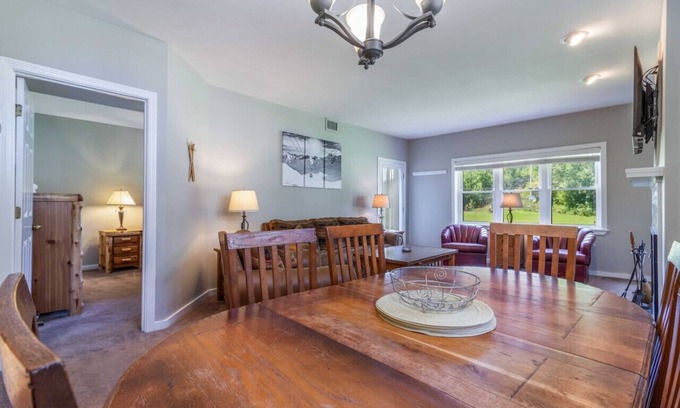 Ludlow Condo | Ultimate Ski Retreat - Ski in/out at Okemo
