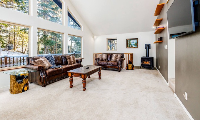 Girdwood House | Ultimate vacation retreat w/ fireplace, gas grill, large yard, & firepit