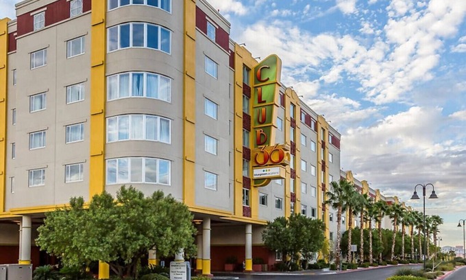 Las Vegas Condo | Ultra Modern 1BD condo near the Famous Las Vegas S