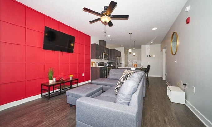Downtown Indianapolis Apartment | Ultra Modern 2 BR 2 Bath w CityView Pool Park