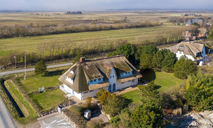 Archsum House | Umringt von Salzwiesen und Deichblick Ruht der "seestern"