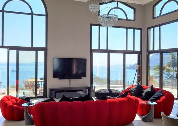 Theoule-sur-Mer House | UN BALCON SUR LA MER