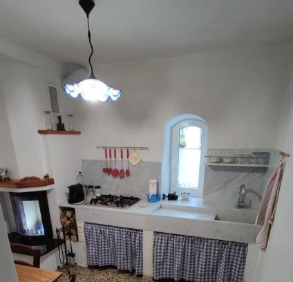 Vasia Apartment | Un tuffo vintage tra mare monti