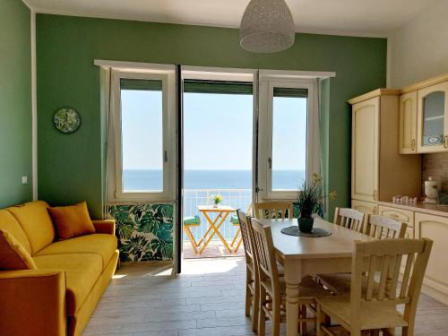 Bergeggi Apartment | Una finestra sul mare Home 2