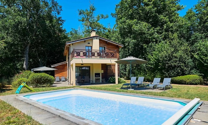 Salles Villa | Unabhängige Villa, 3 Bäder, privates Schwimmbad 8 Personen