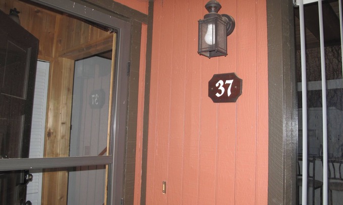 Big Bear Lake House | Unbeatable Location – Closest lodging to Snow Summit Ski Resort