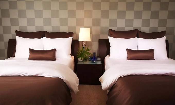 Ludlam Hotel | Unbeatable Resort-Style Living in Miami! 2 Gorgeous Rooms | Outdoor Pool