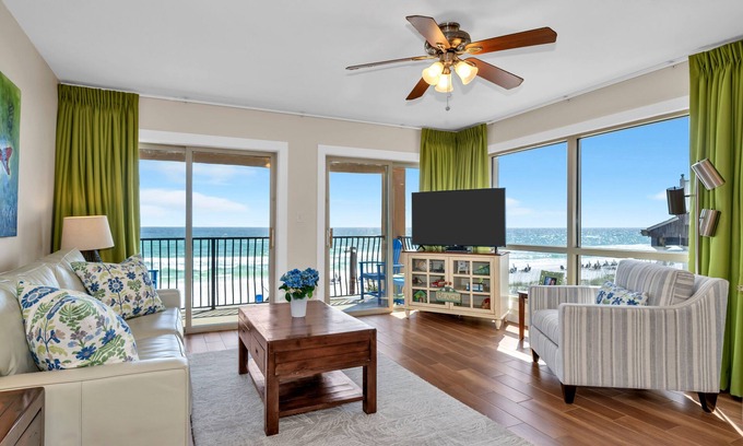 Crystal Beach Condo | Under New Management Starting Sept 27-Upscale Beach Front! West End~Reviews