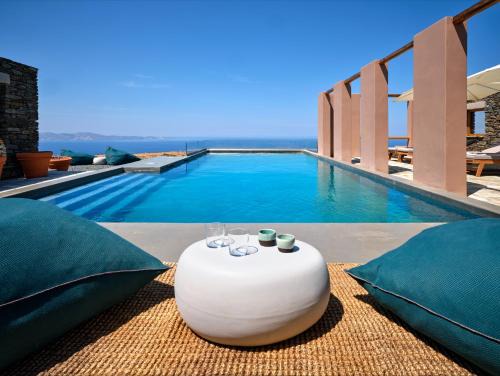 Exomvourgo Hotel | Under the Sun Cycladic Village