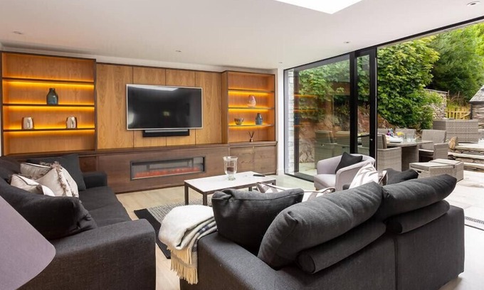 Grasmere Cottage | UNDERHOWE, family friendly, with open fire in Grasmere