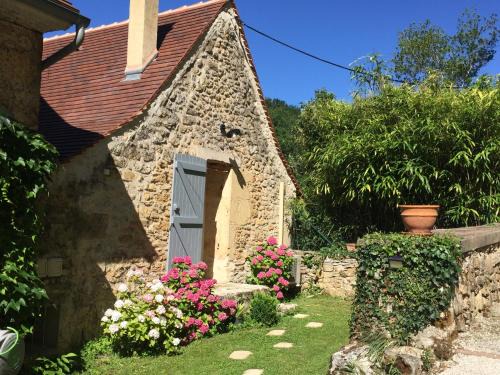 Saint-Cyprien House | Une chambre à la campagne