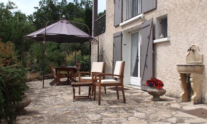 Manosque Apartment | Une Heure Bleue