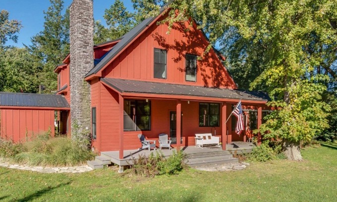 Union Pier House | Union Pier - Quick Walk to the Beach - Perfect big family house