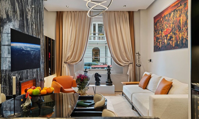 Warwick Apartment | Unique 1 Bedroom Luxury Haven In Central London
