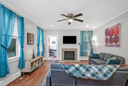 Eau Claire House | Unique 3BR - Sleeps 6