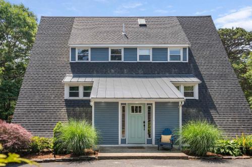 Centerville House | Unique A Frame Short Drive to Beach