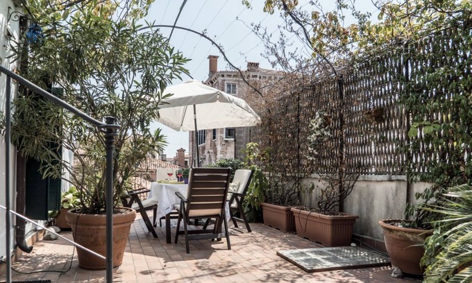 Santa Croce Apartment | Unique apartment in Venice with 3 terraces facing the roofs of Venice and canals