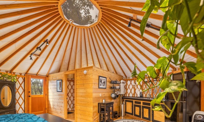 Wishon Apartment | Unique authentic yurt stay near Yosemite National Park
