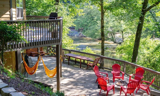 Ellijay Cabin | Unique Cabin w/Riverside View + Hot Tub + Apple Pie