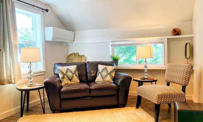 Puyallup Cottage | Unique Carriage House Unit near Fair and Stadium