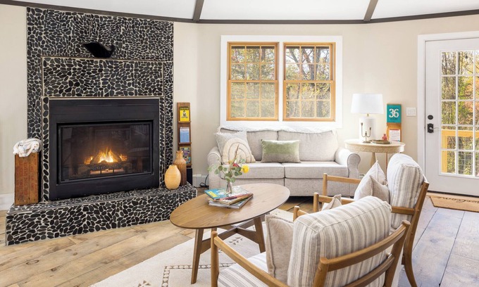 Athens House | Unique Circle-House: Hot-Tub, Fireplace, Hiking