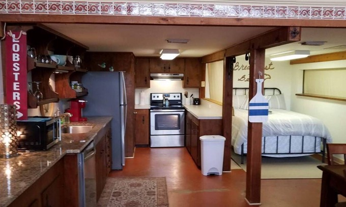 Freeport House | Unique Coastal Loft Getaway @ Historic Freeport