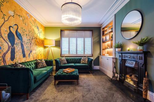 Didsbury House | Unique Home in Northenden Urban Oasis sleeps 8