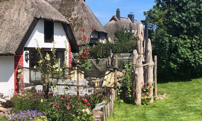 Putgarten House | Unique idyllic holiday home under thatch on the Baltic Sea at Cape Arkona