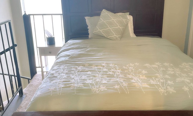 Garland Apartment | Unique loft apartment 20 mins from downtown Dallas. Shopping & food 2 min away.