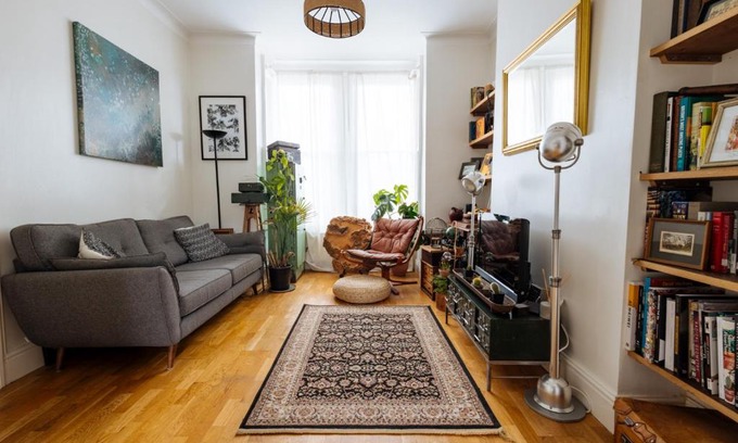 Leytonstone Apartment | Unique private apartment w/Easy access to Central London