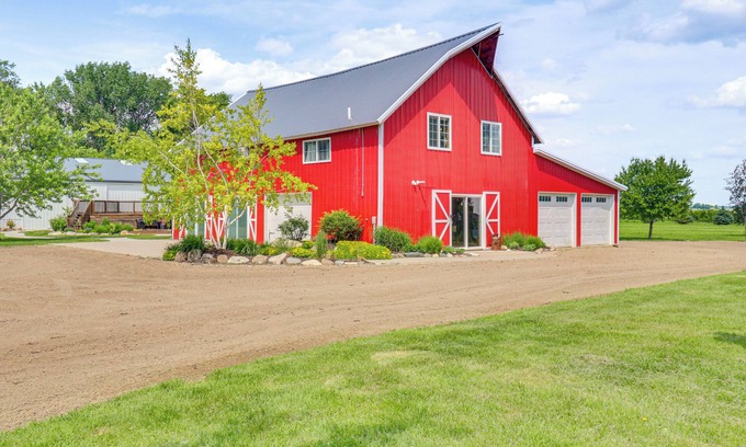Stevens County House | Unique, Renovated Barn Vacation Rental in Donnelly