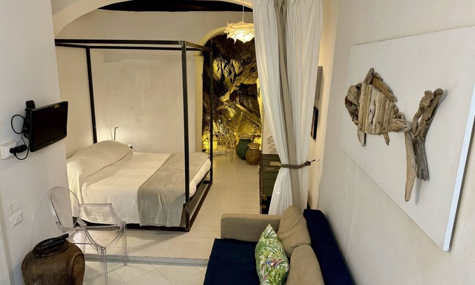 Vernazza House | UNIQUE, THE ROCK HOUSE