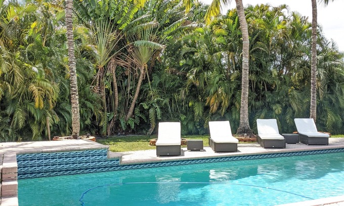 Sunrise House | Unique Tropical Experience! Perfect Vacation House