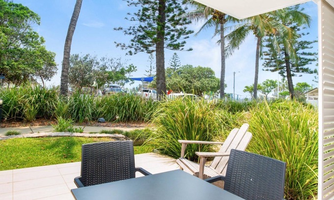 Rainbow Beach Apartment | Unit 8 Plantation Resort - Rainbow Beach. Plantation Resort. Air conditioned. Wifi. Pool and outdoor