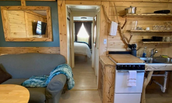 Cedaredge Cabin | Unit 9 at the Cedaredge Lodge: Creekside Comfort with a Touch of Mountain Magic.