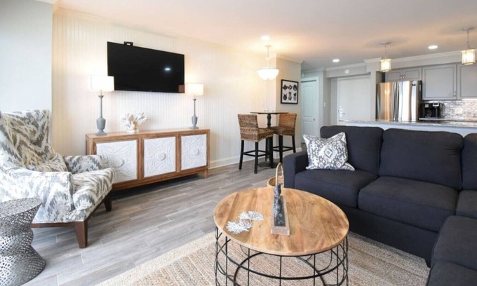 Northeast Virginia Beach Apartment | Unit 901 Virginia Beach